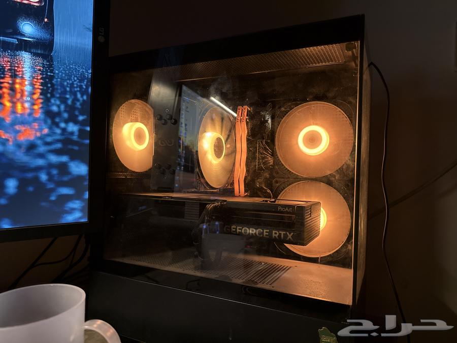 Complete PC setup with two monitors64562699086979111