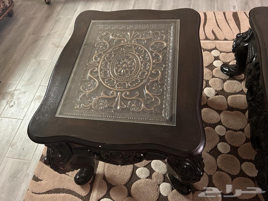 طاولة للبيع 500 ريال قابل للتفاوض64566008769795110