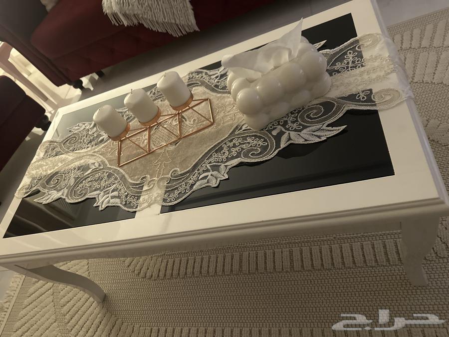 مرايه وطاوله مجلس نظيف للبيع64569178993922111