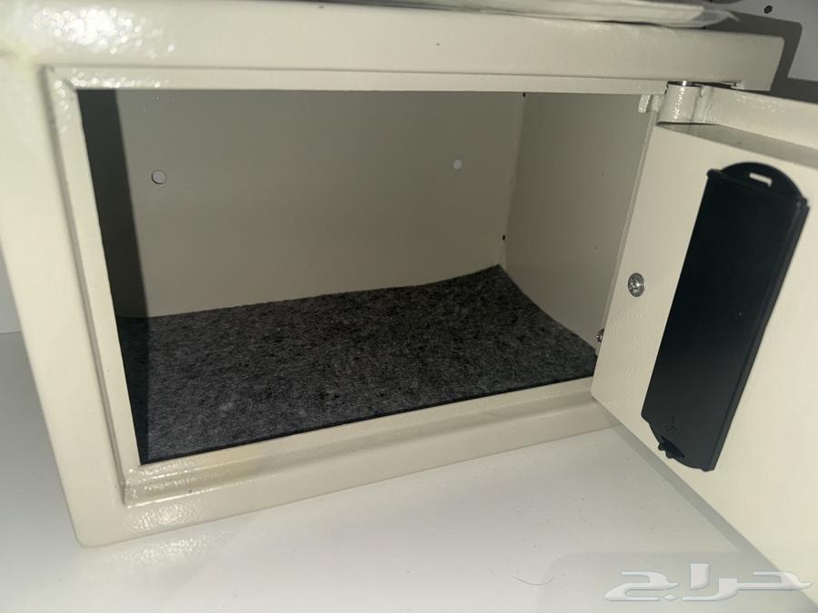 Small, Heavy and Secure Room Safe64563826509441112