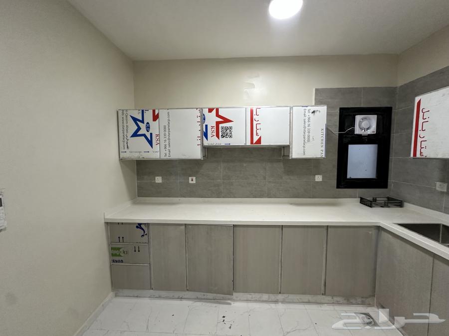 دولاب مطبخ كامل وجديد طول الدولاب اربعه وعرضه ثنين64565075419395111