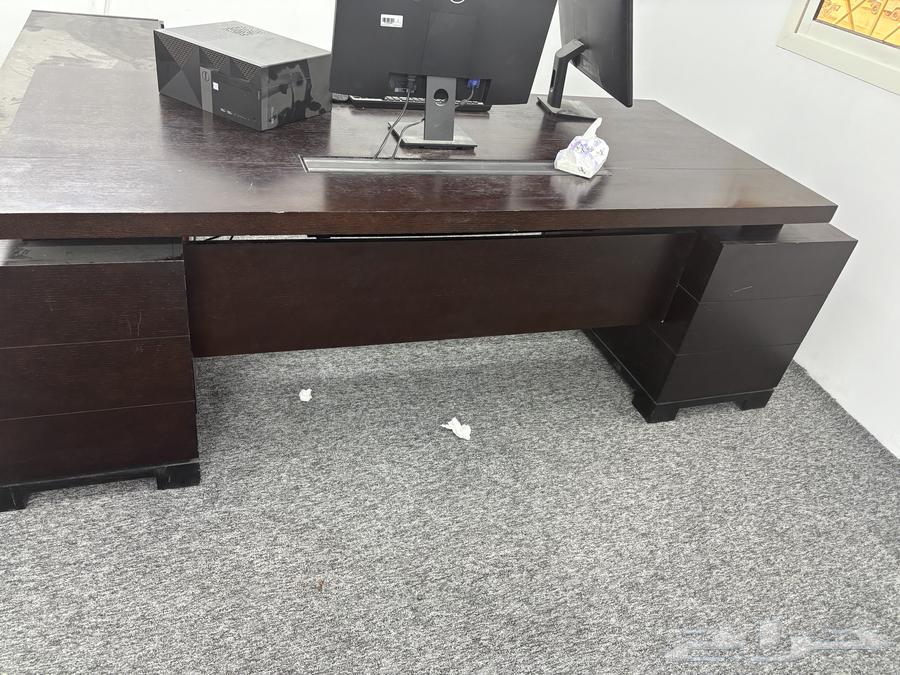 طاولة مكتب للبيع معها كراسي للبيع   البيع مستعجل64567822177283111
