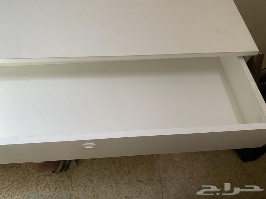 طابعة hp مستخدمه استخدام نظيف و طاولة64566313354113113