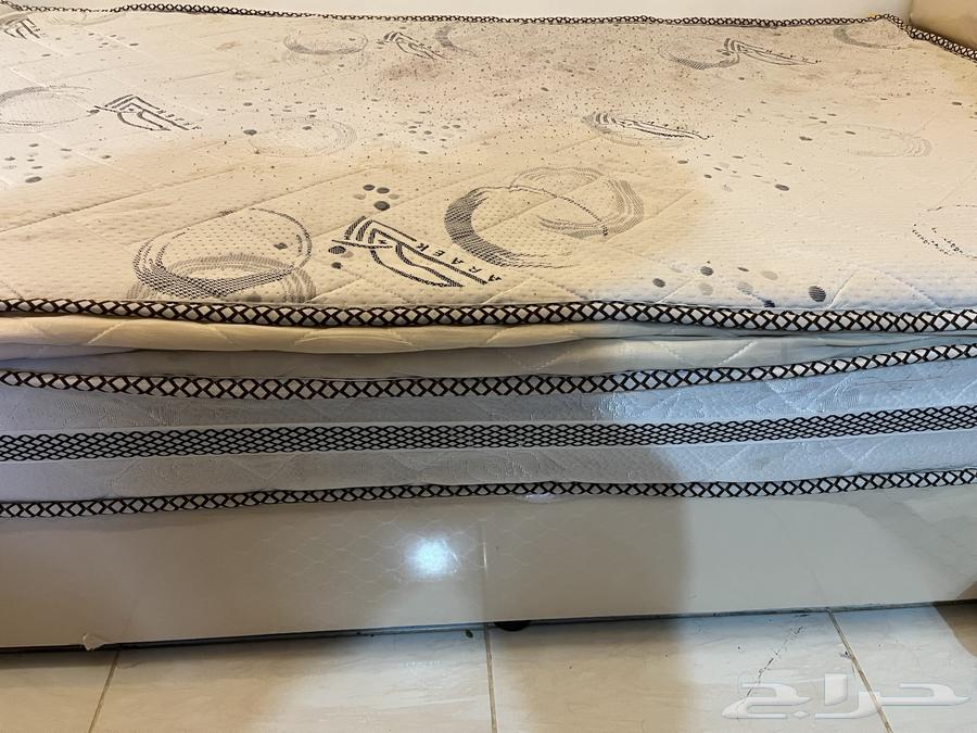 اغراض بيت للبيع كرسي سياره من مون وتخت عرضو 120 وطولو 20064566672535682112