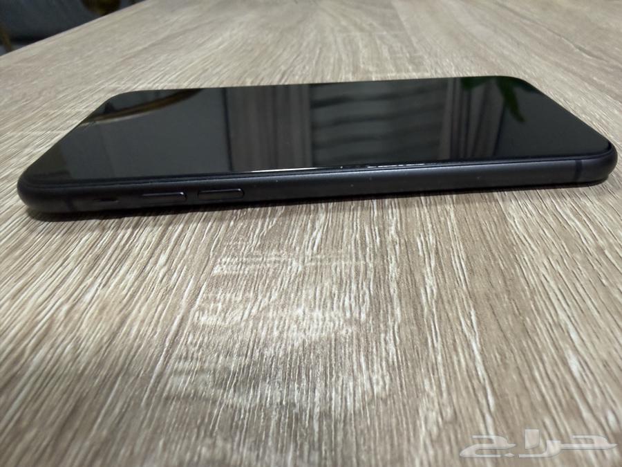 iPhone 11 in good condition64568975071873112