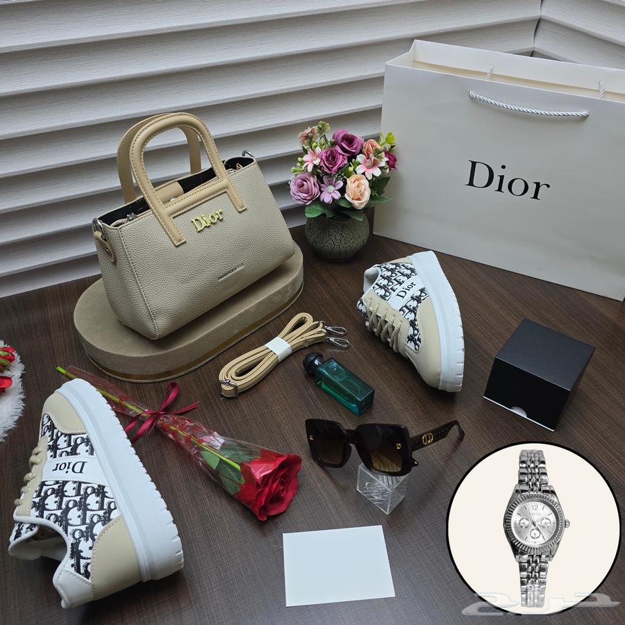 طقم نسائي64563145697409114