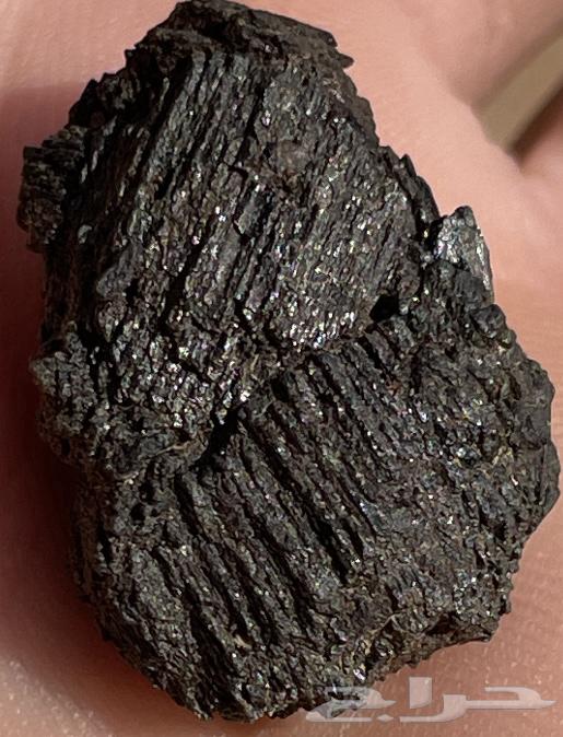 حجر تورمالين للبيع64567128946435112