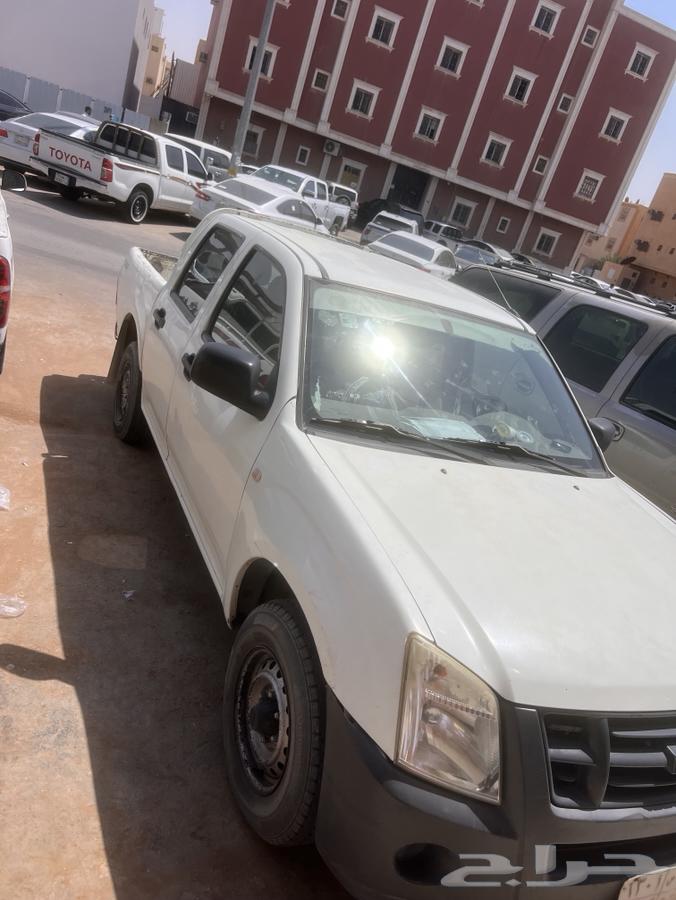 Isuzu van for sale, manual transmission. Body air conditioning fully functional, 22 tires.64570299023745114