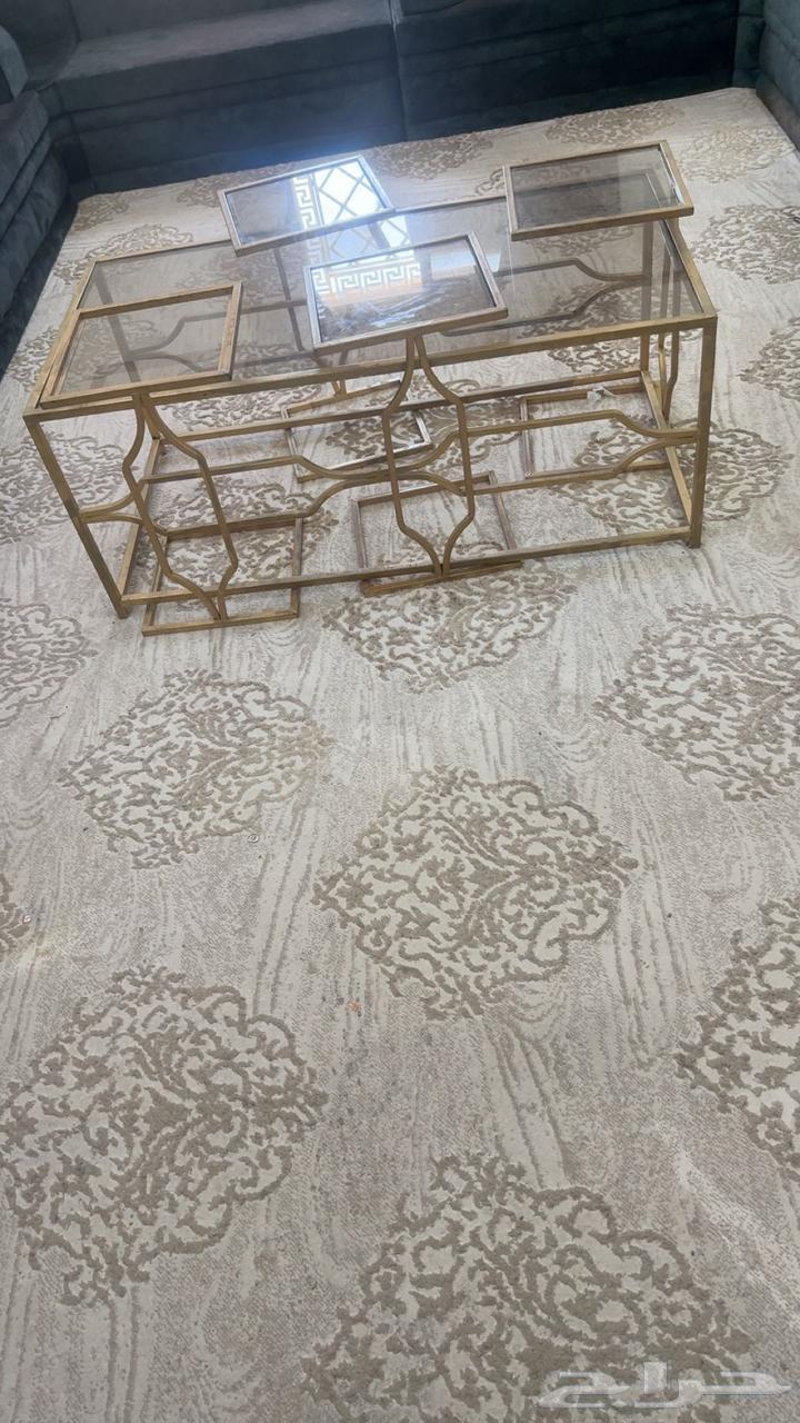 Table with carpet64565465380483110