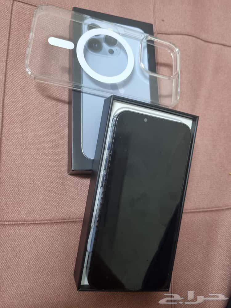 iPhone64566603352194112