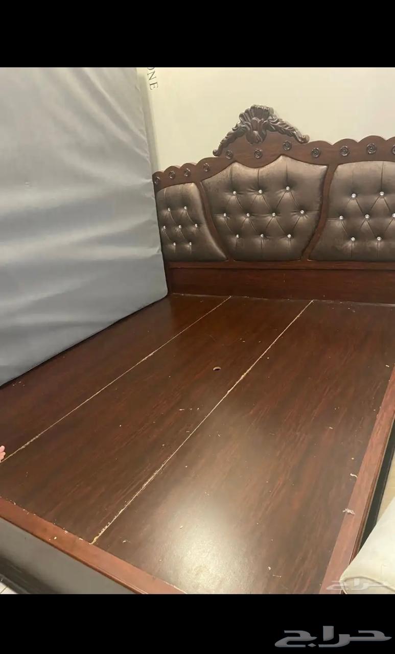 سرير خشب نظيف ومتين مع مرتبة من ايكيا64562657169665111