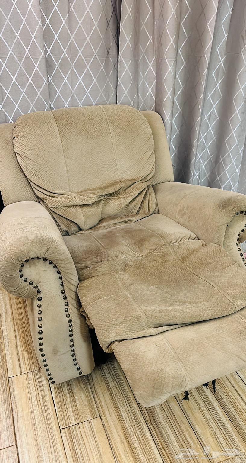 كنبة استرخاء وطاولة مدرسية وكرسي64562671243777112