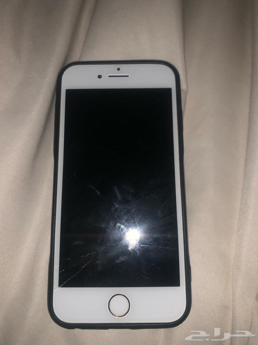 جوال ايفون 8 مكسور من ورا وفي كم خدشه في الشاشا64566741964418111