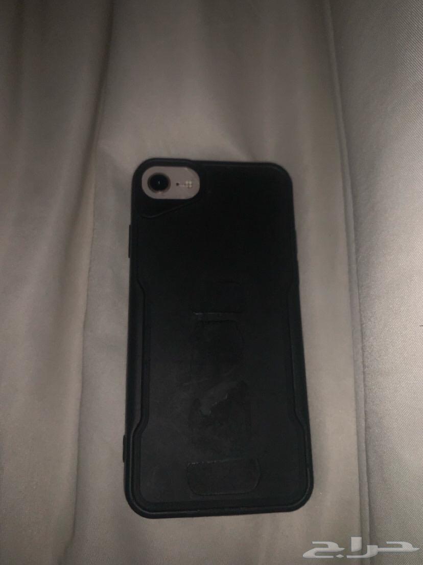 جوال ايفون 8 مكسور من ورا وفي كم خدشه في الشاشا64566741964418110