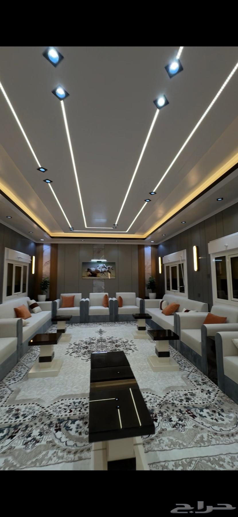 للبيع صالون كرفان ملكي 24 متر64564365414658113