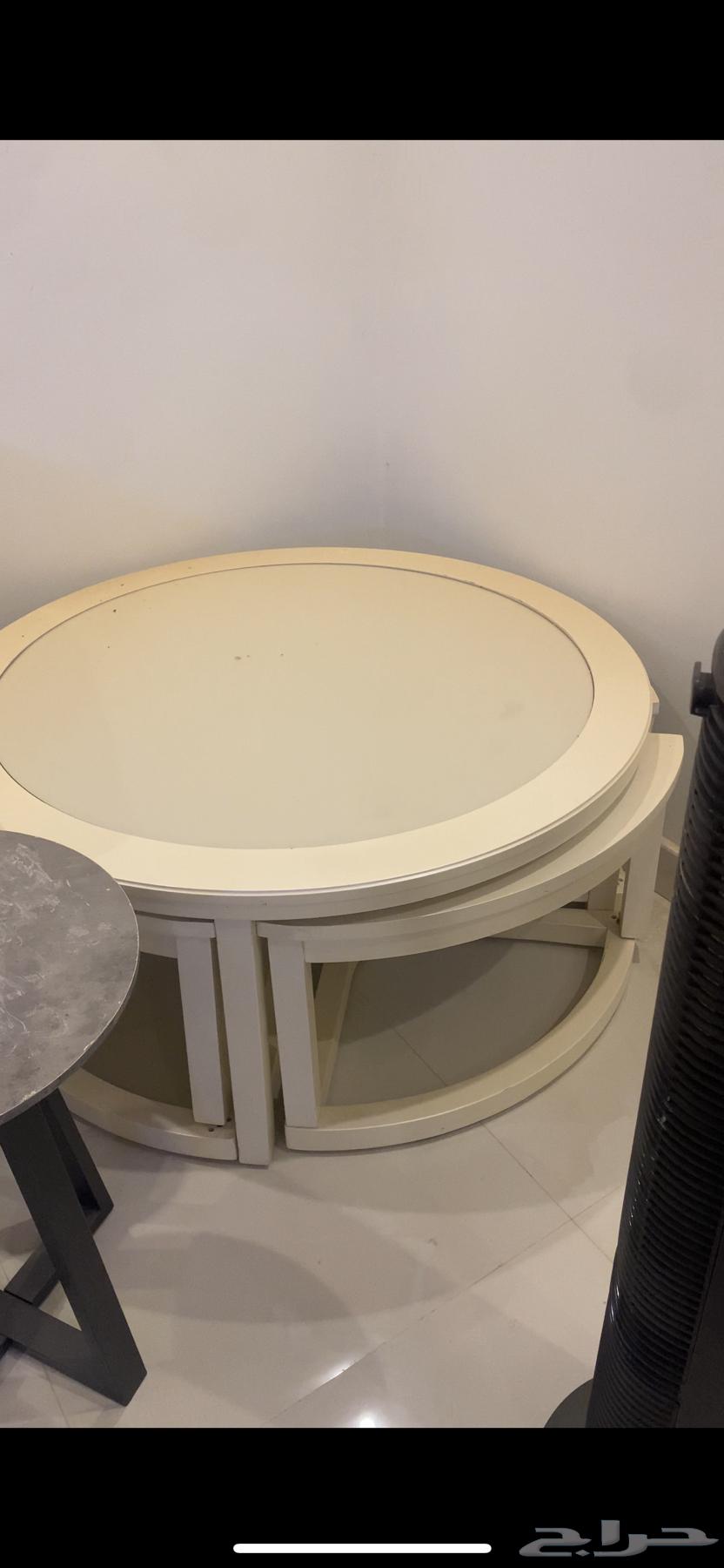 Table and tree64563743829505114