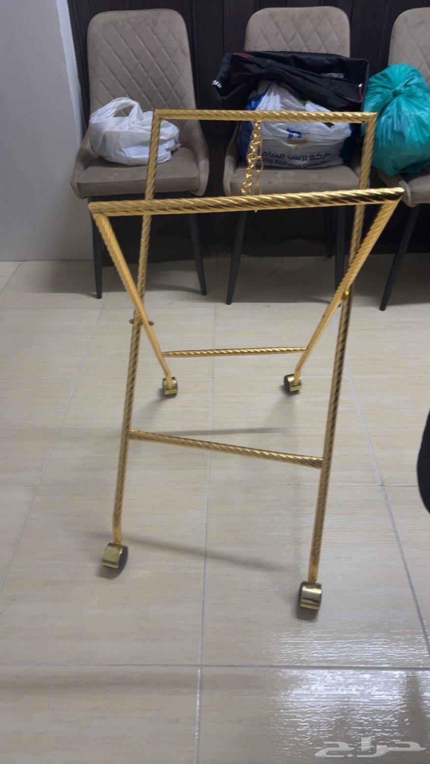 Electric wire and table64571147961089114