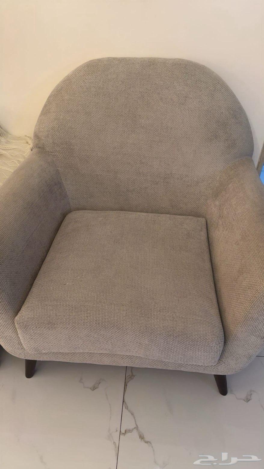 للبيع   3 قطع كنب   فرشة   2 قطع طاولة64567933077634111