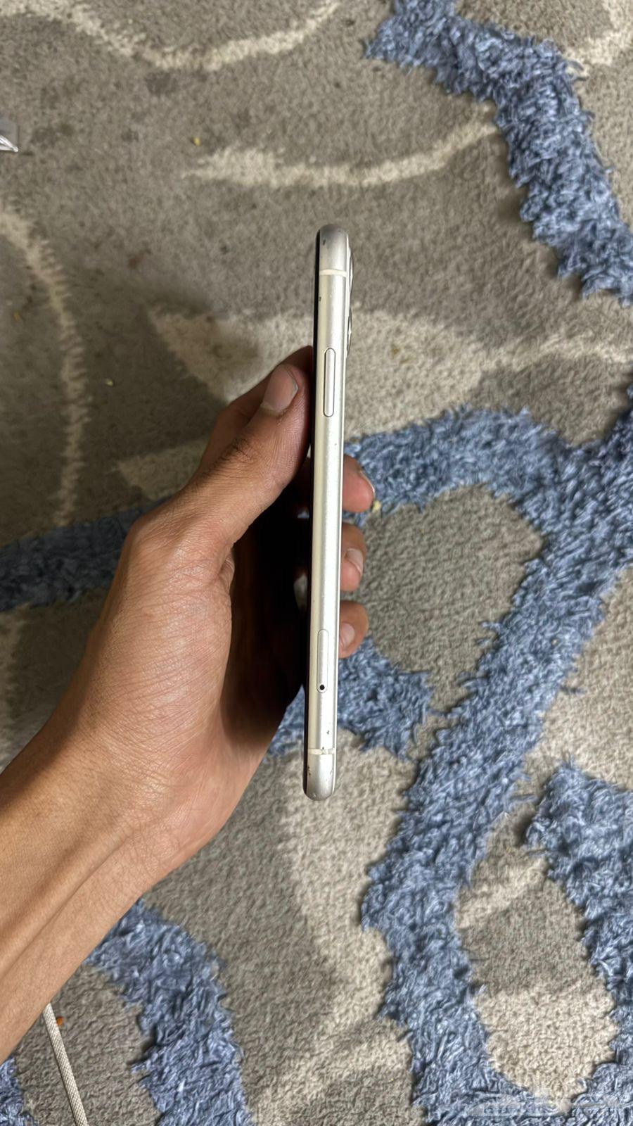 iPhone 11 regular64568838342787111