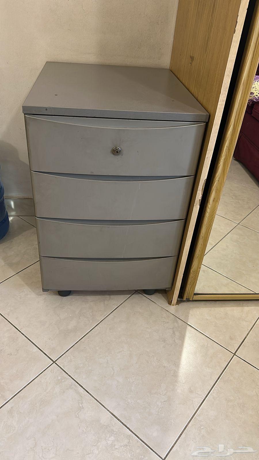 Furniture with mattresses, 45-inch screen, deep freezer in excellent condition64566493244035113