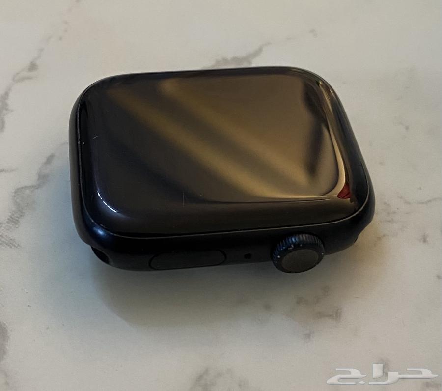 ساعة ابل اللون سماء الليل64570449292546110