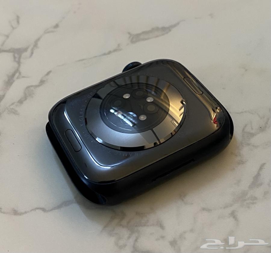 ساعة ابل اللون سماء الليل64570449292546111