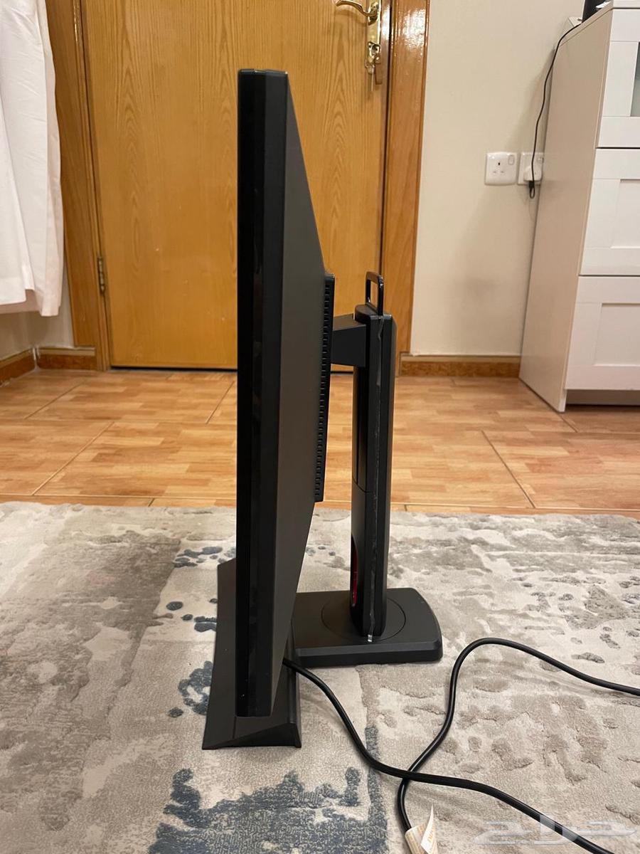 BenQ (FHD) .144Hz Screen64563131942786112