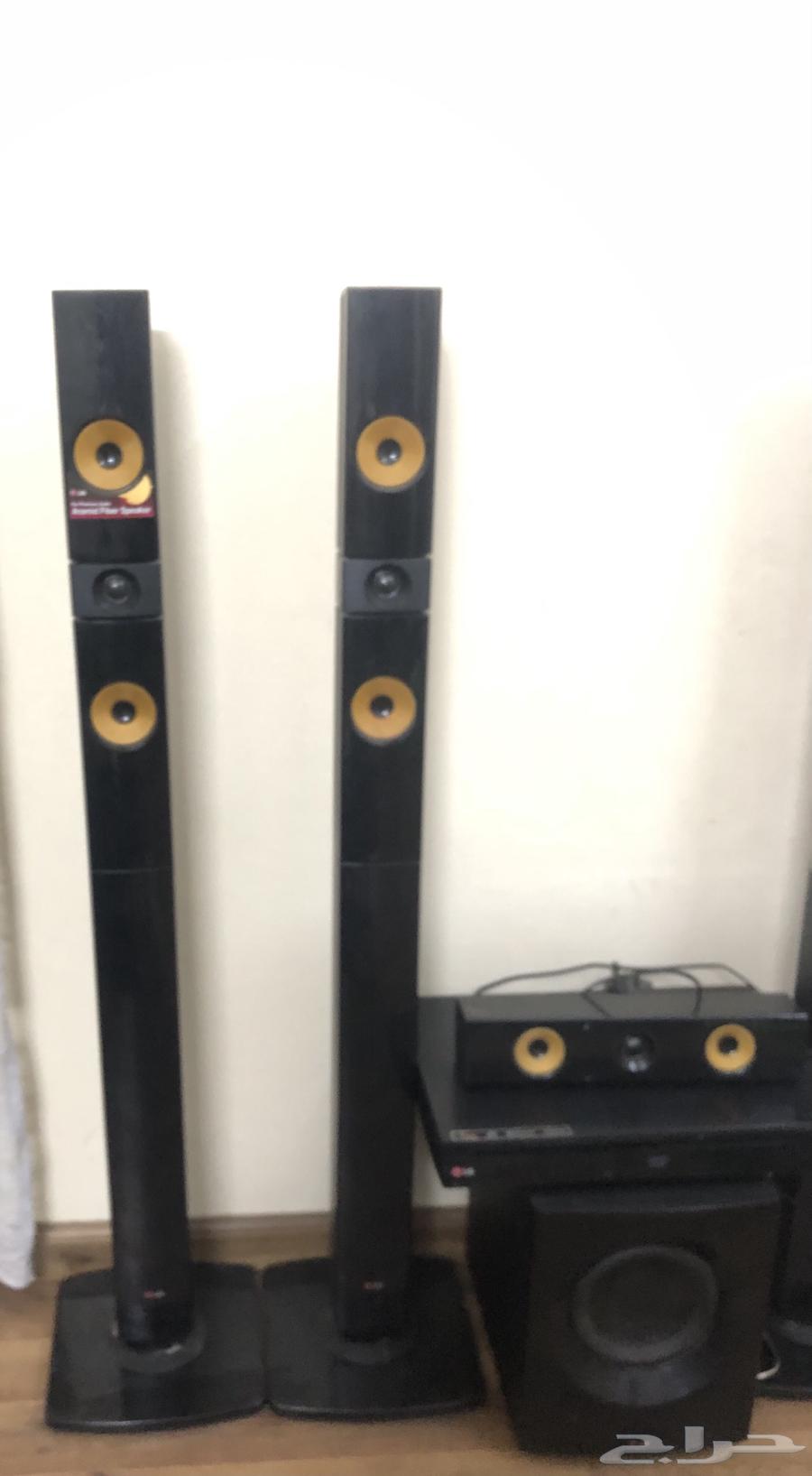 مسرح منزلي 5 مكبرات صوتيه و جهاز دي في دي من 5 1البيع سوم64568865863555111