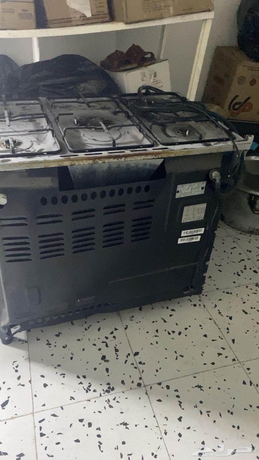 فرن أصلي مفيه خراب64572803486209110