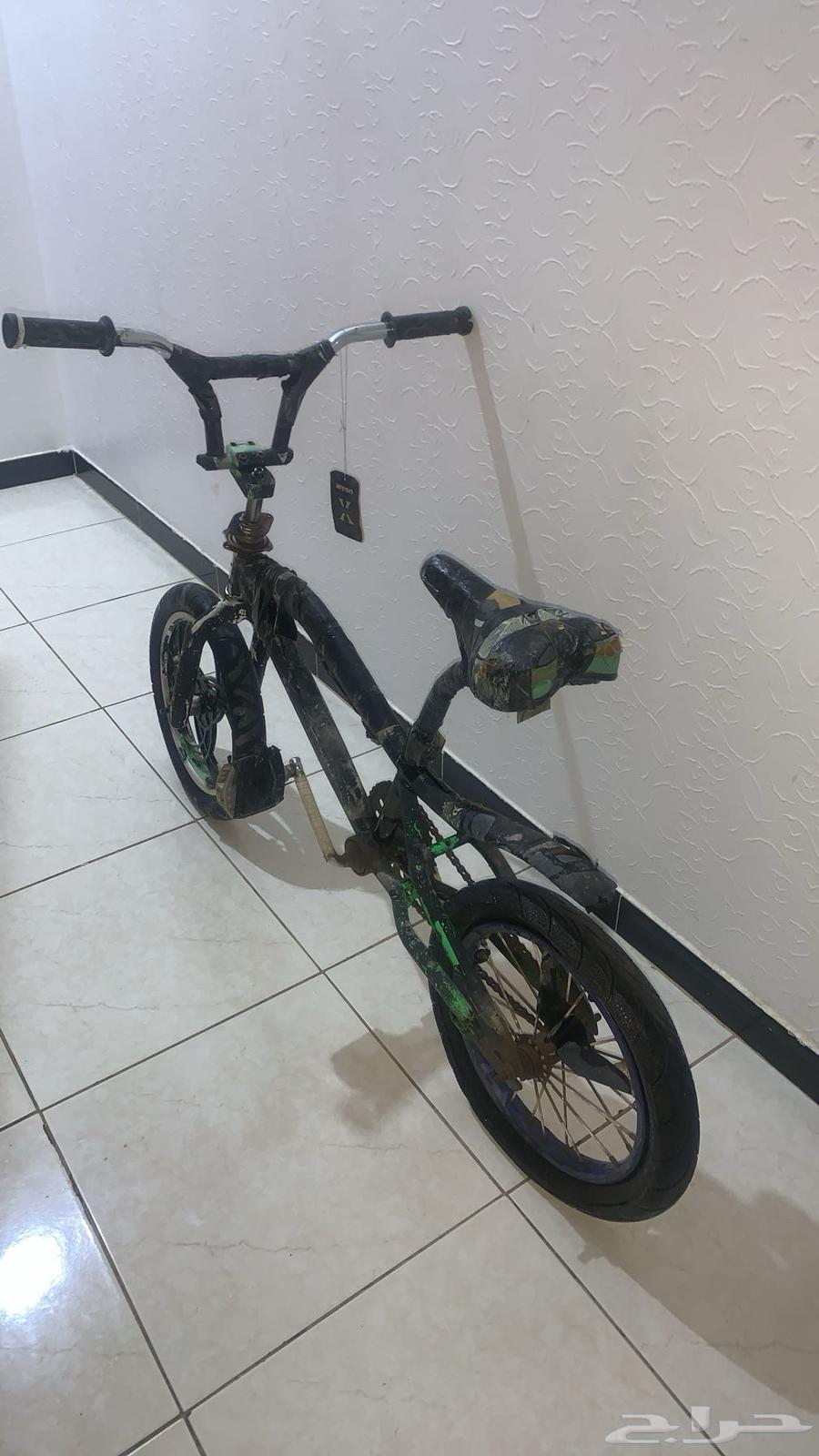السلام عليكم عندي سيكل نظيف بس الكفر الي ورا خربان مافيه64578827705731110