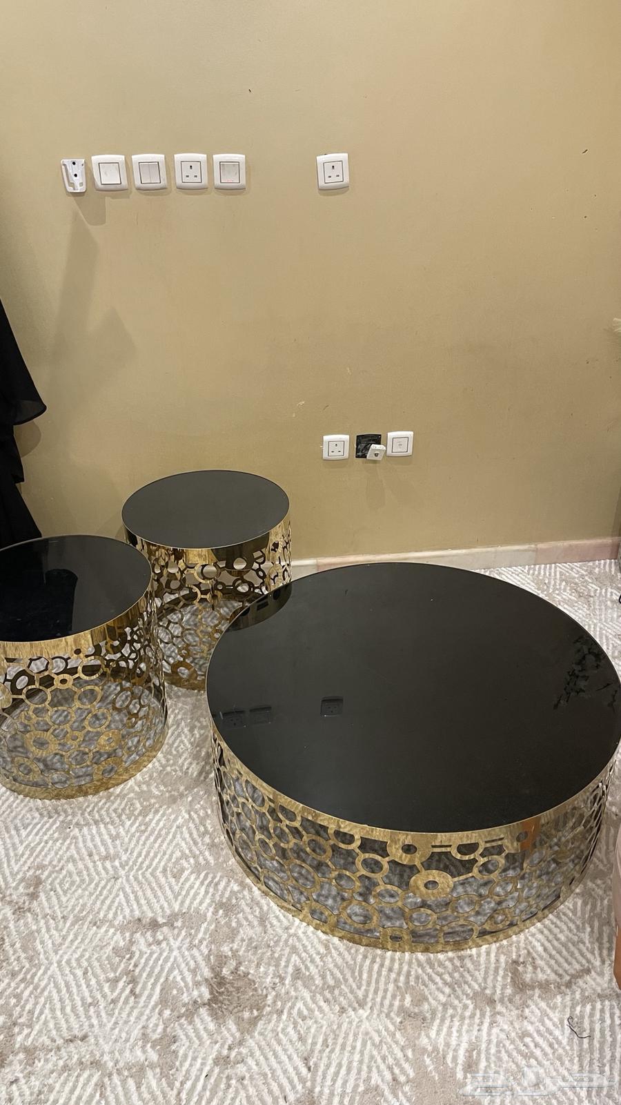 Serving tables 20064576534599682110