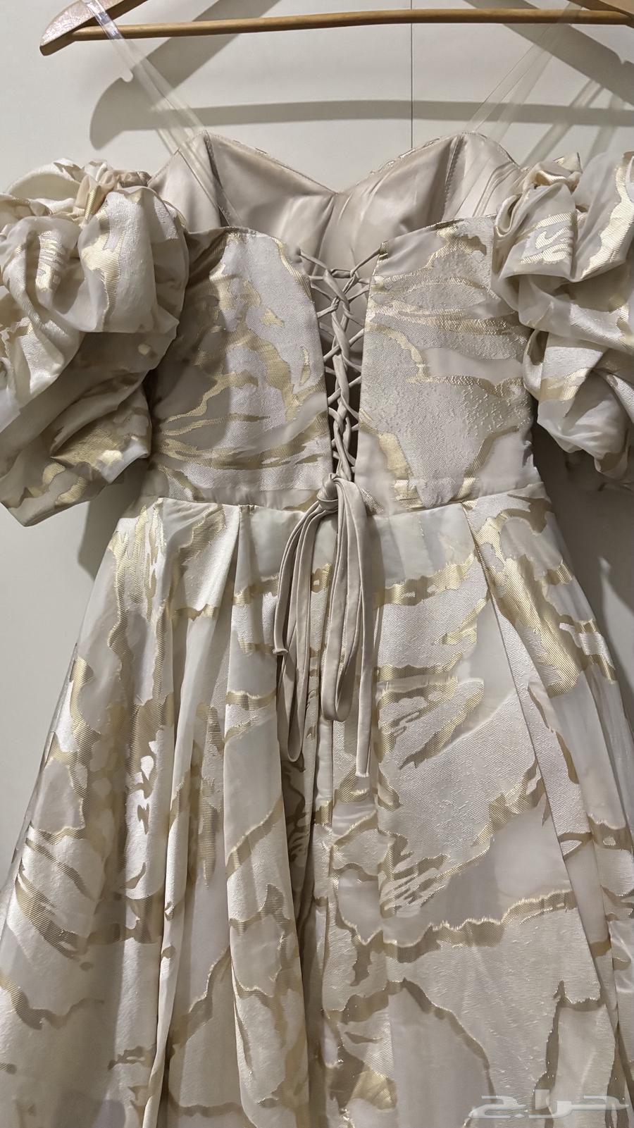 فستان فخم كلوش S لون بيج ذهبي64572770413826111