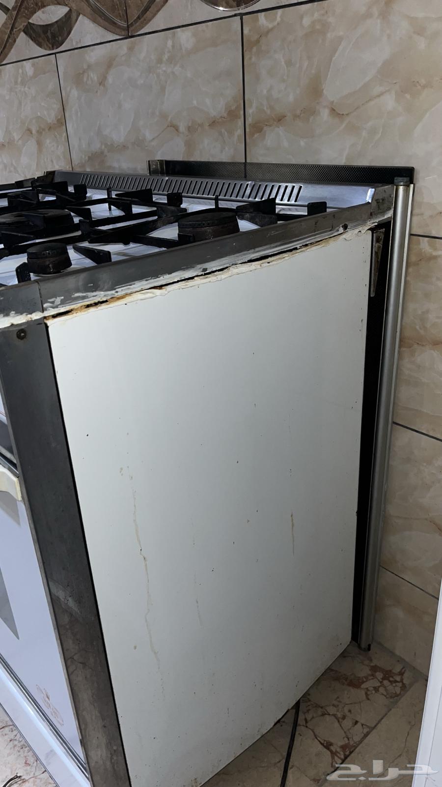 فرن نظيف مايعاني من اي مشكله شغال بالكامل64575767343490114