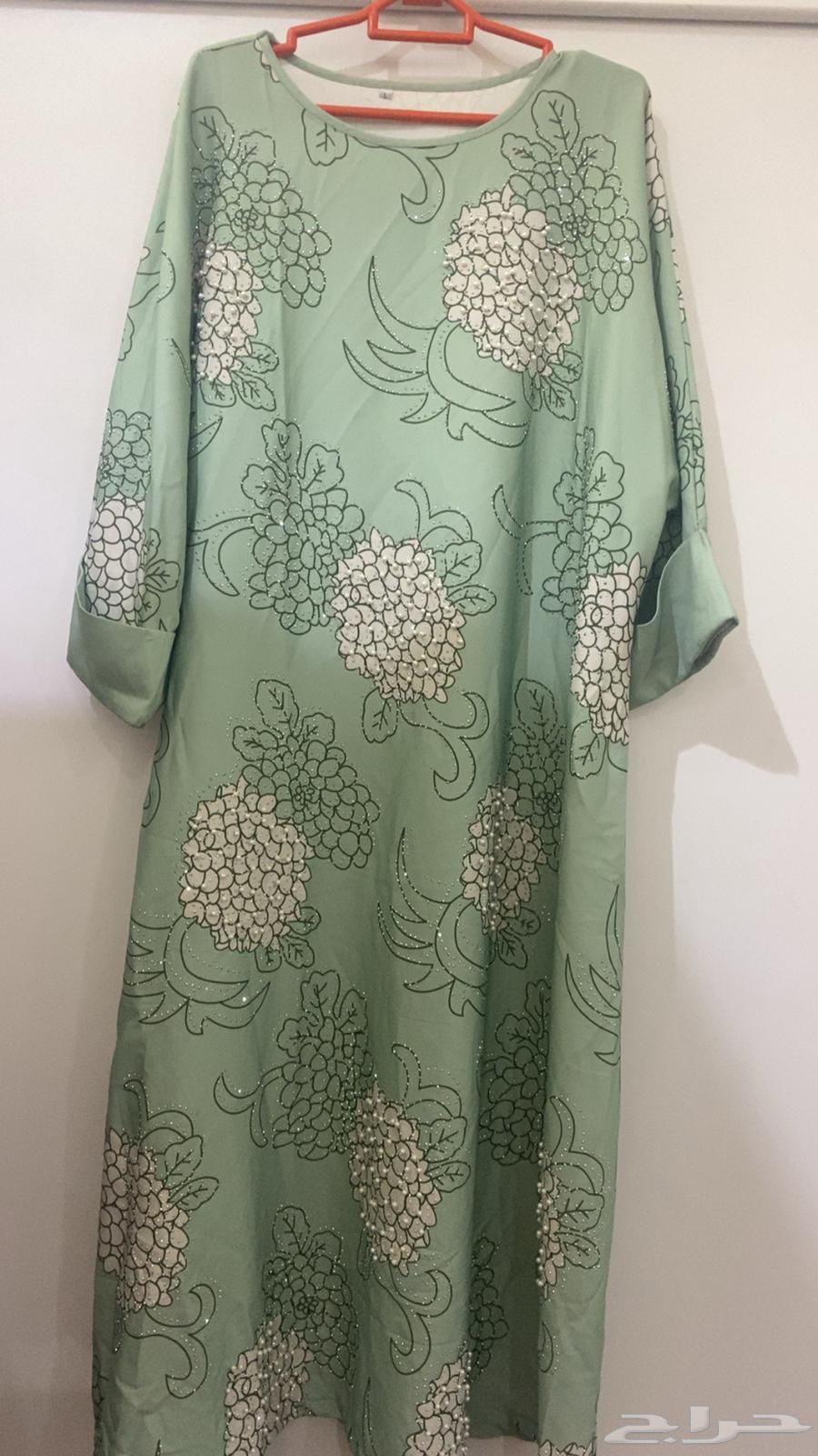 جلابيات جديده جاتني هديه وانا مالبسها صراحه64572452234243111