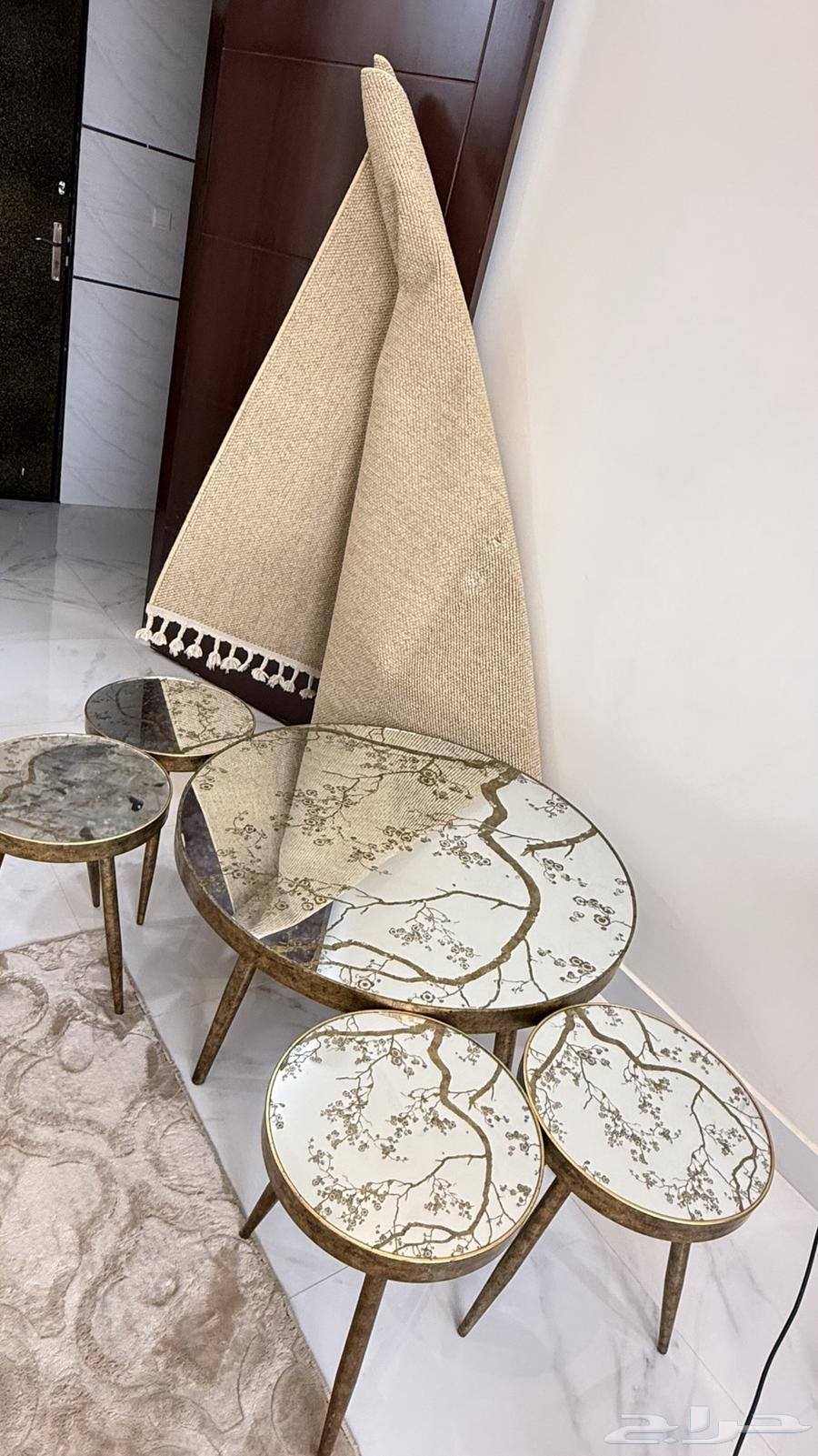 طاوله وفرشه64576298220931110