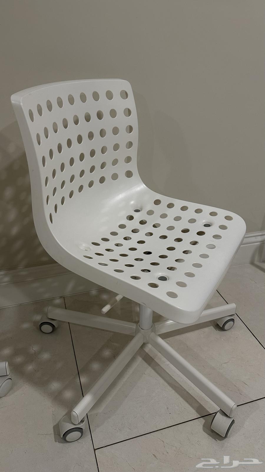 كرسي من ايكيا64579512894466110