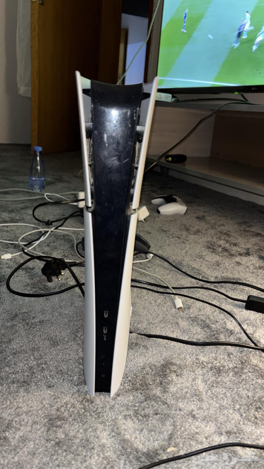 Sony 5 with 3 controllers64572663997185112