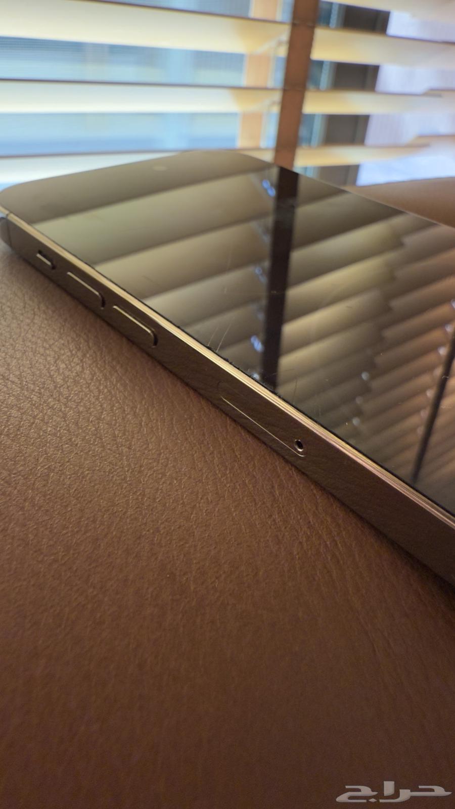 ايفون 15 برو ماكس و ايفون 14 iphone 15 pro max and iphone1464575808520321113