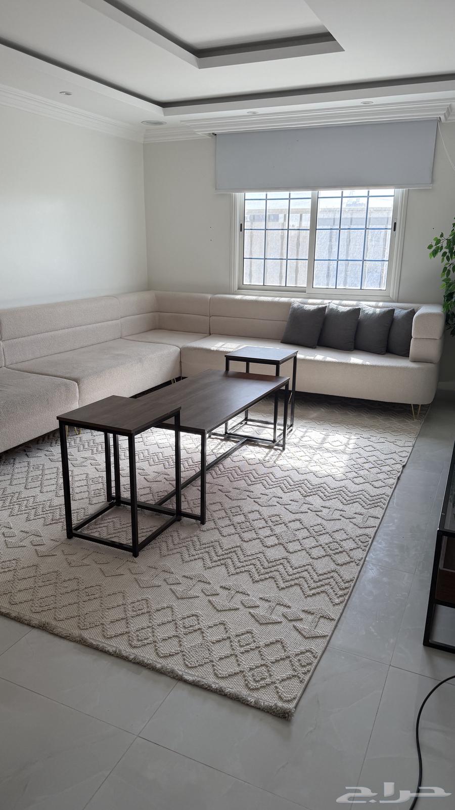 سجاد خيش وطاولة قهوه للبيع فقط64573446496771112