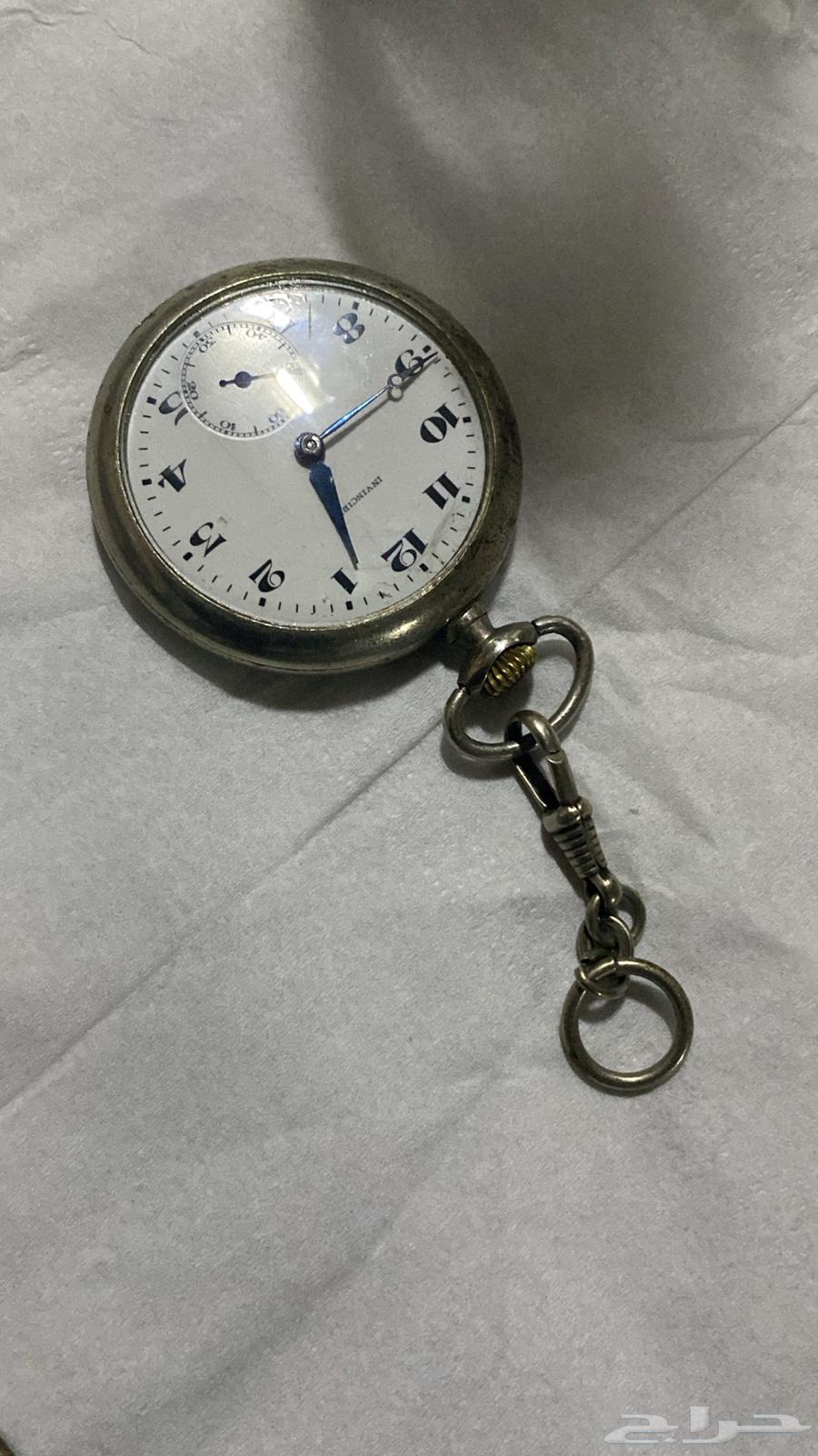 ساعة اثريه للبيع64578937283459110