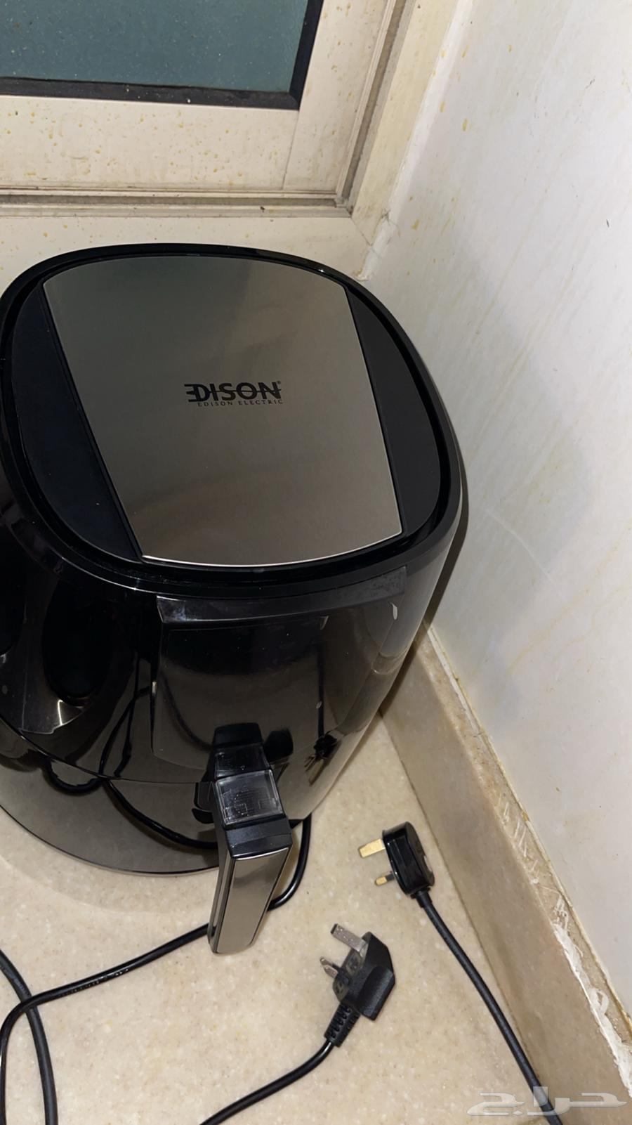 قلاية هوائية شبه جديده للبيع64573305502849111