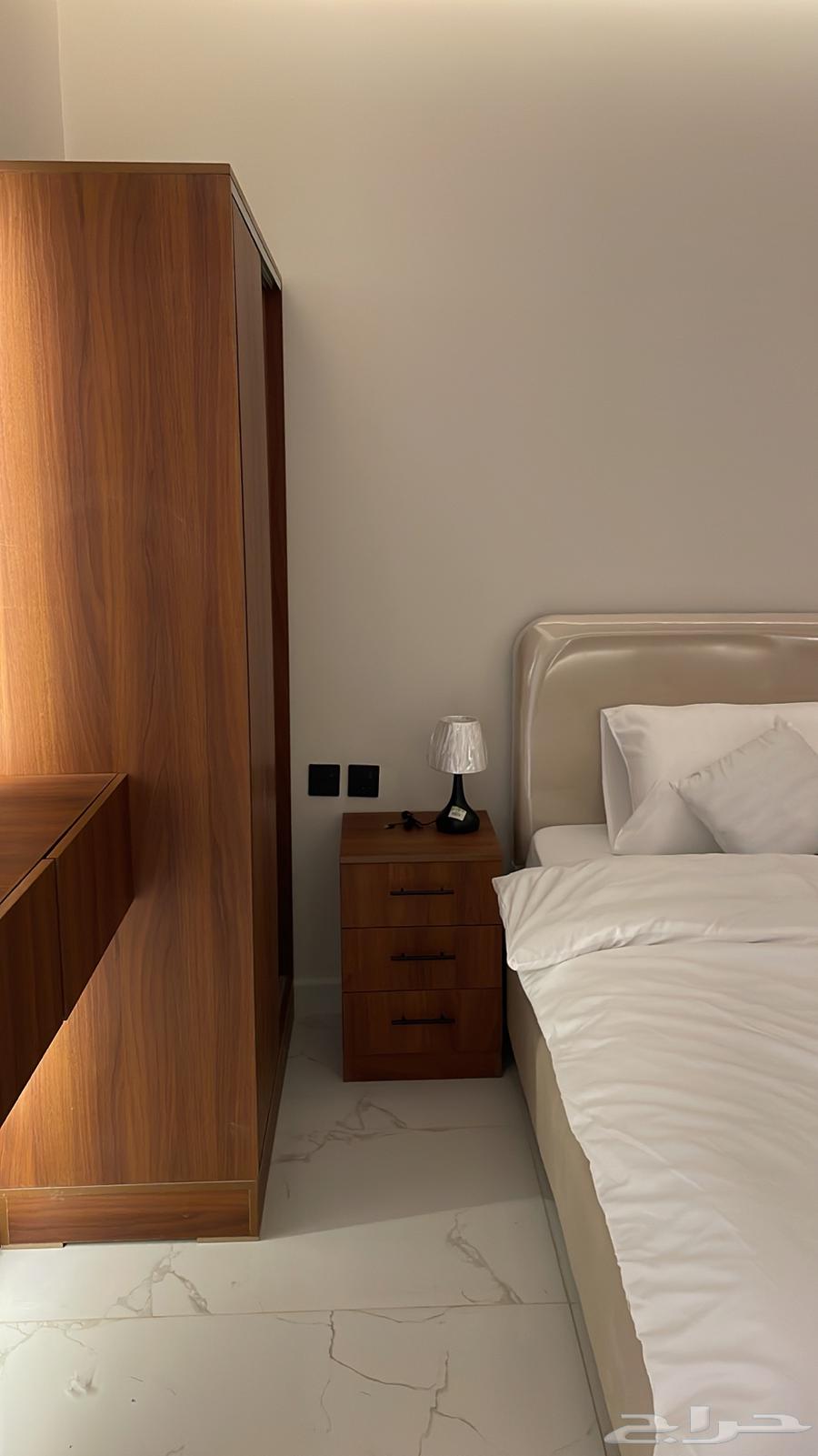 اثاث استديو جديد لم يستخدم ( البيع مستعجل)64573108886531111