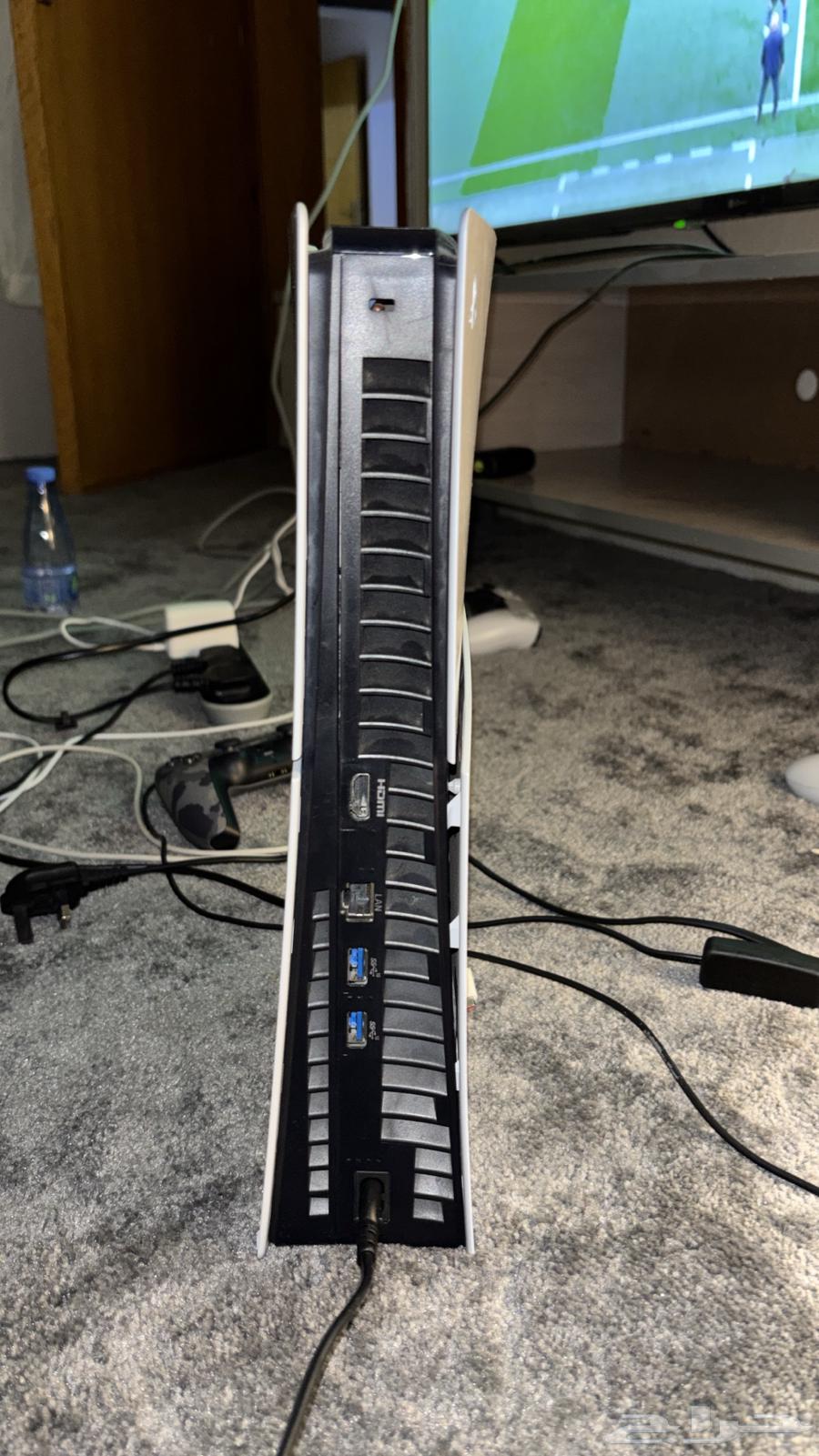 Sony 5 with 3 controllers64572663997185113