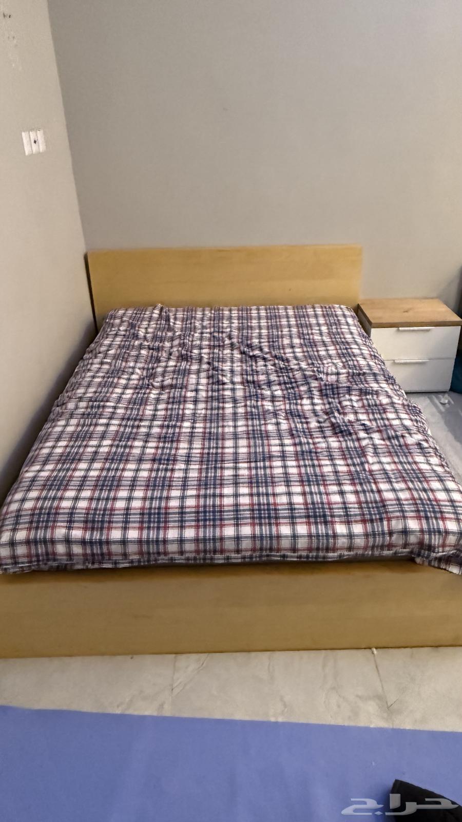 سرير نفر ونص نظيف جدا64574943748867111