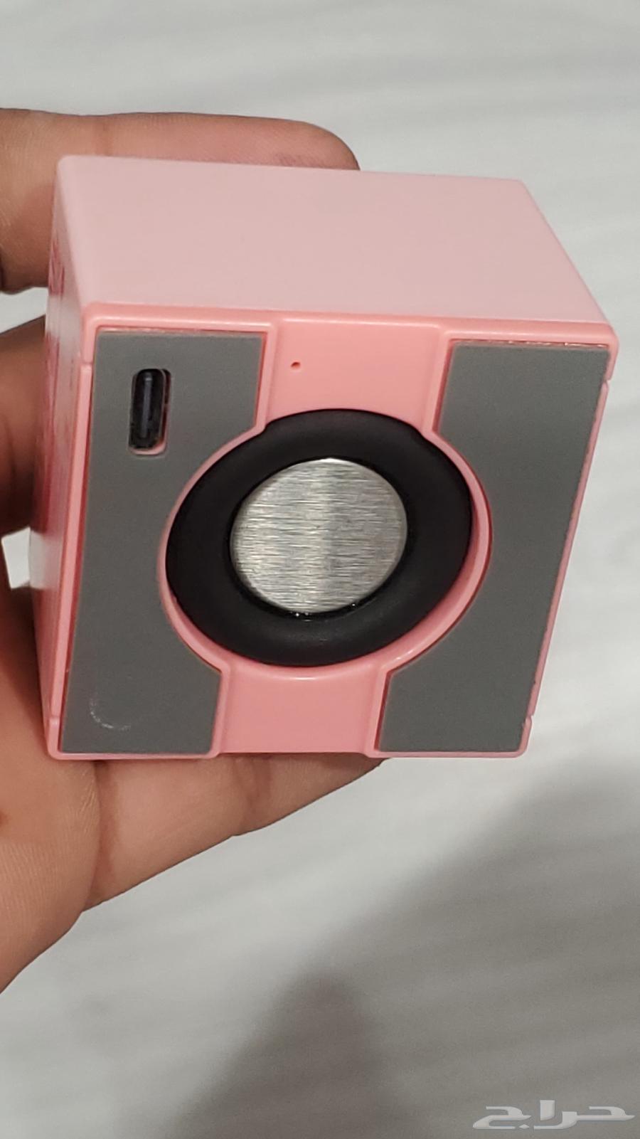 Palm-sized speaker64572326894722111