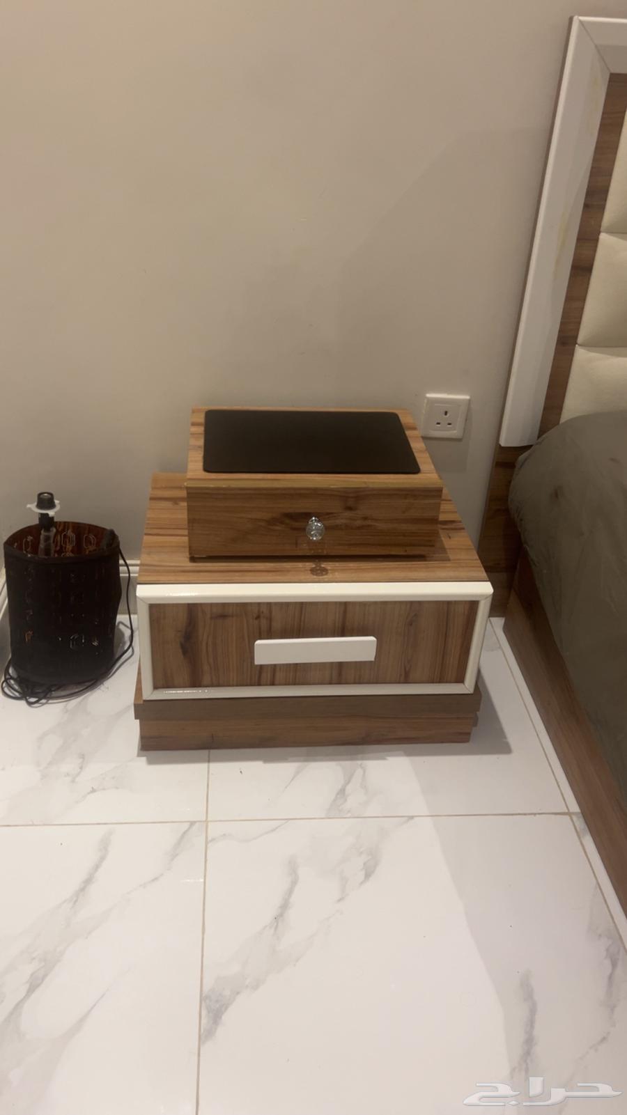 غرفة نوم سرير وكومدينه ودولاب ادراج وتسريحة64571853203842111