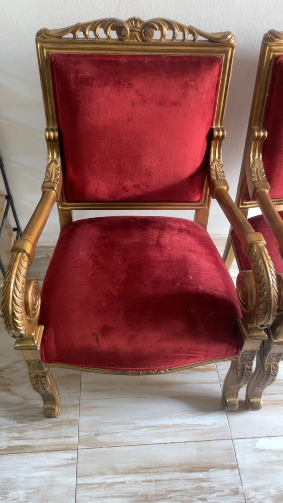 Clean used sofas and chairs64572396644739110