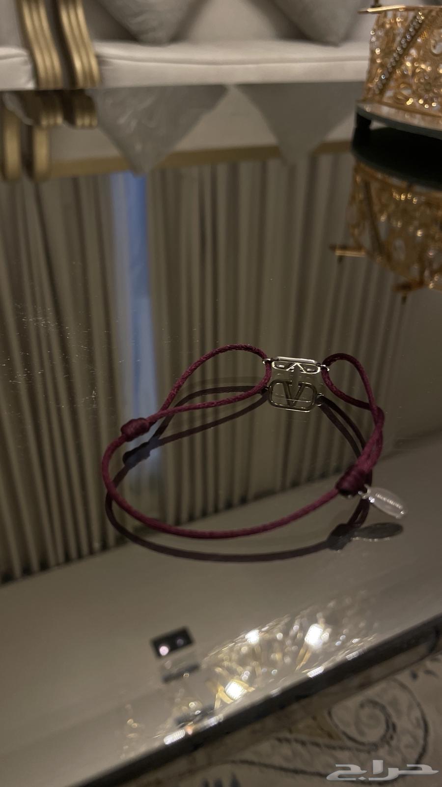 اسوار فالنتينو خيط عنابي اصليه64576757076994110