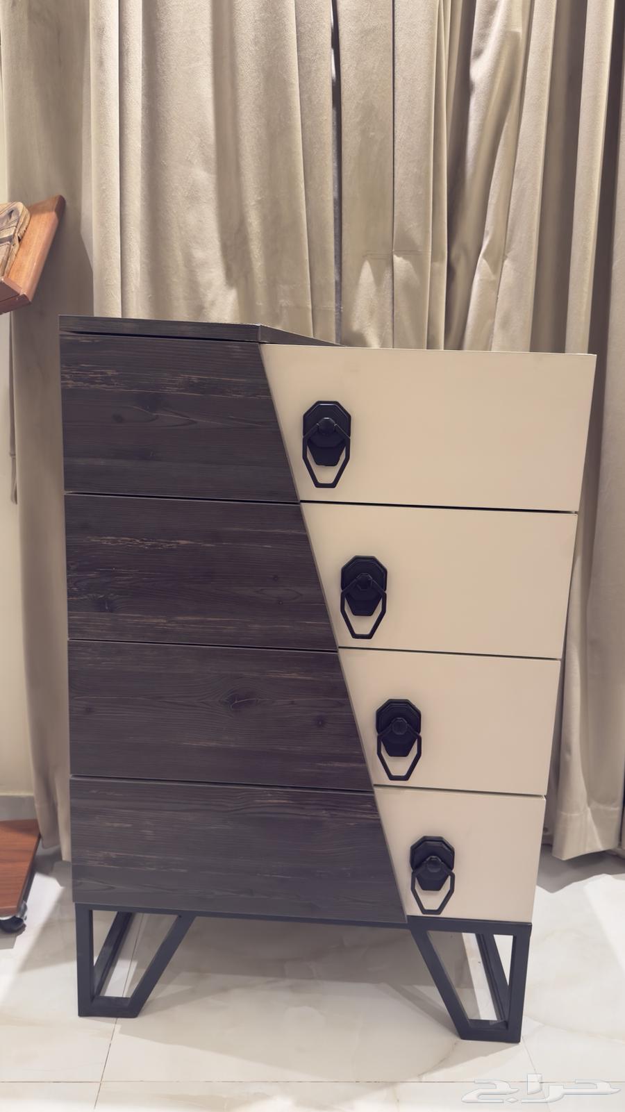 خزانة بأربع ادراج64578089923330111