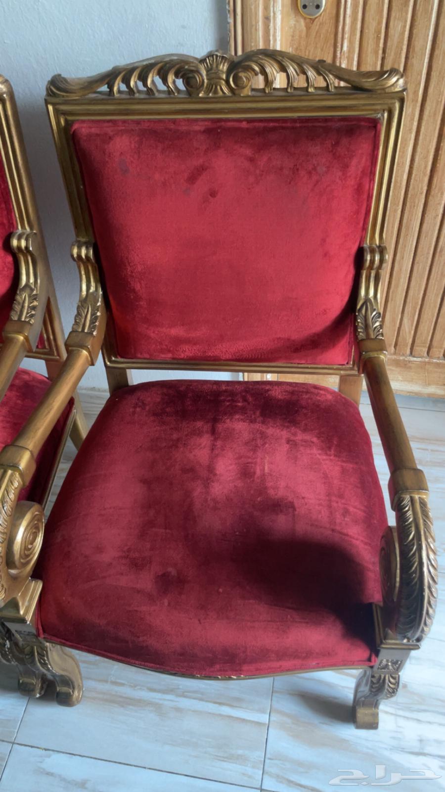 Clean used sofas and chairs64572396644739111